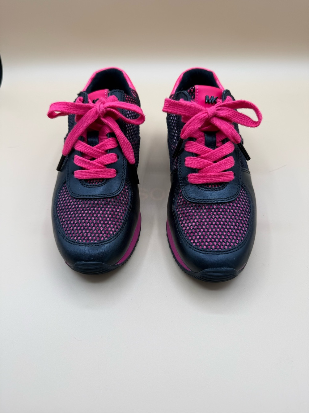 Michael Kors women black& Hot Pink Athletic Sneakers size 5.5 SKU 0151